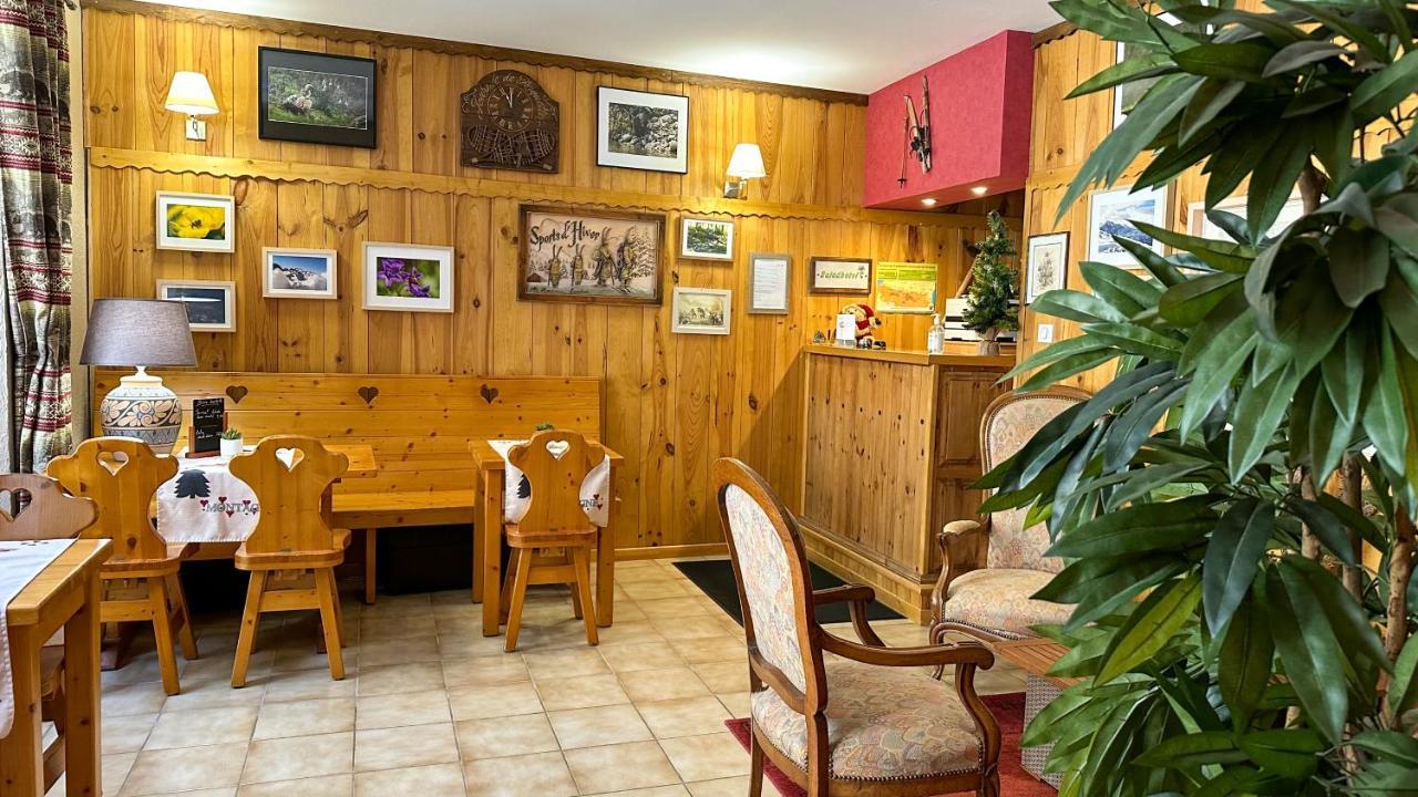Hotel Quin Te Va Cauterets Esterno foto