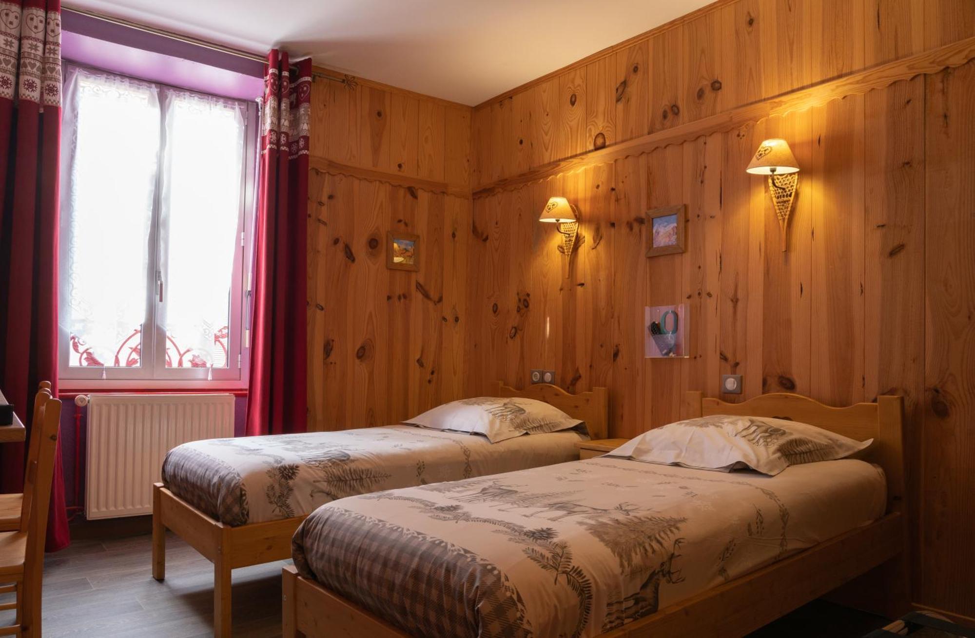 Hotel Quin Te Va Cauterets Esterno foto